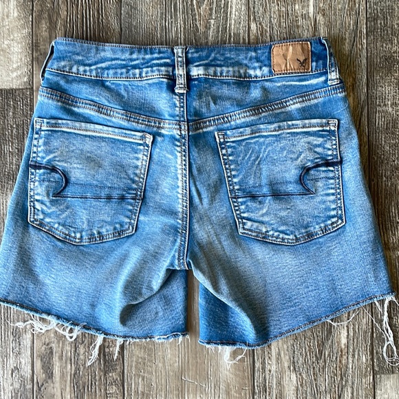 🌟AMERICAN EAGLE 🦅 OUTFITTERS MIDI DENIM SHORTS, 6 - Picture 2 of 10